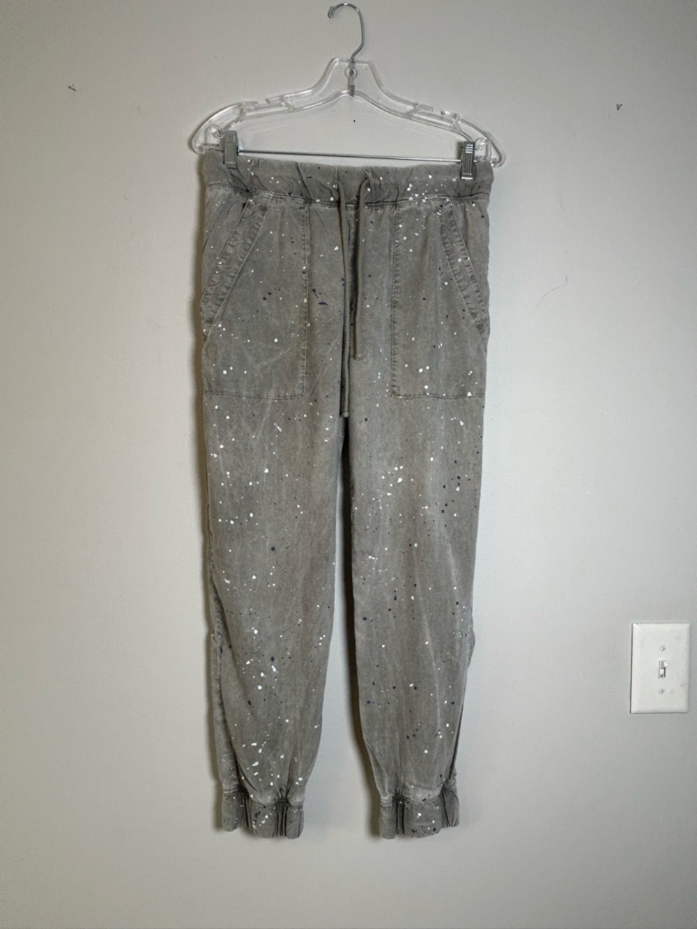 cloth & stone Anthropologie Light Gray tencel Joggers size M paint splatter - Picture 6 of 14